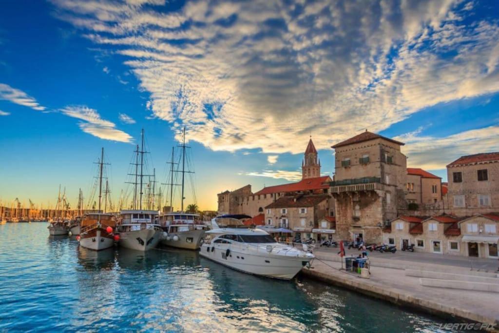 Luxury Villa Lana Apt, Seaview Terrace, Large Outdoor Space, Bbq Trogir Exterior foto